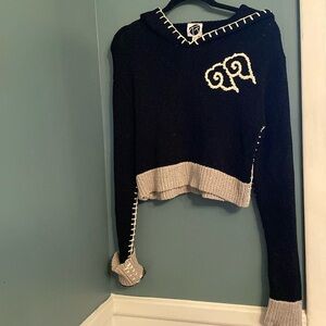 Yan yan knits - women’s small - long sleeve be hooded sweater - black/white